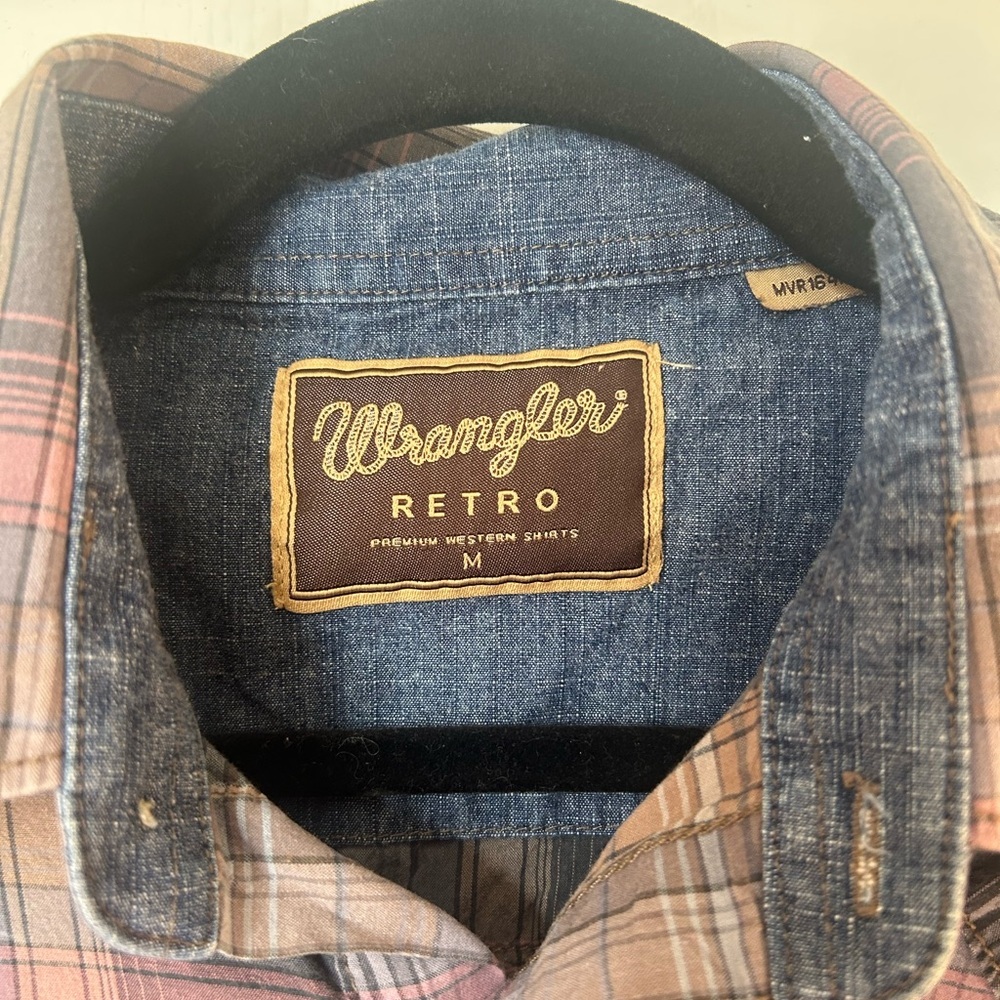 Wrangler Retro Plaid Button-Up Shirt - Picture 3 of 9